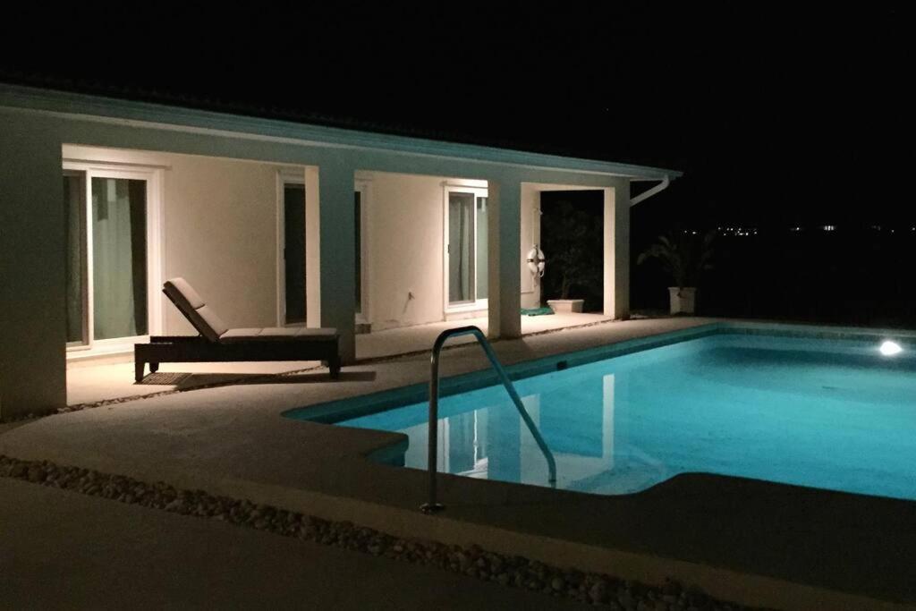 Perfecto'S Retreat- Luxury Cabin Villa เซนต์ปีเตอร์สเบิร์ก ภายนอก รูปภาพ